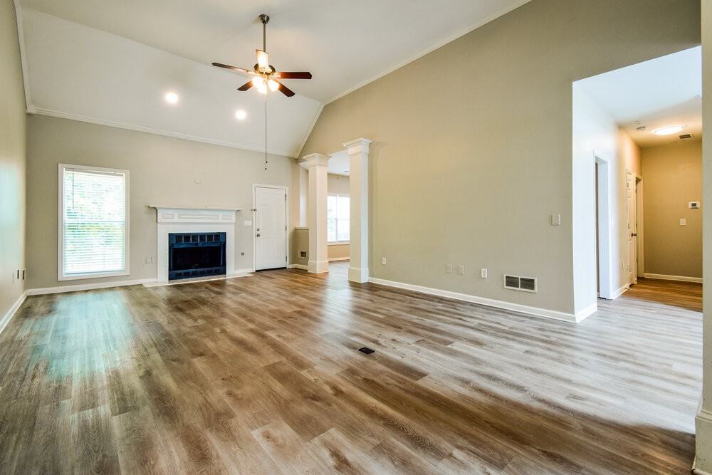 3419 Uncle Genes Way Se - Photo 5 of 17
