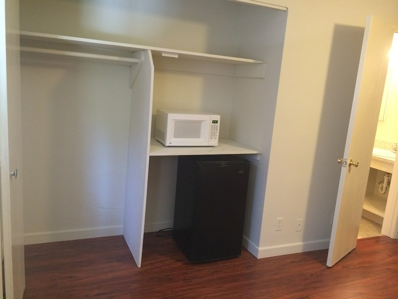 530 Veteran Ave - Photo 5 of 11