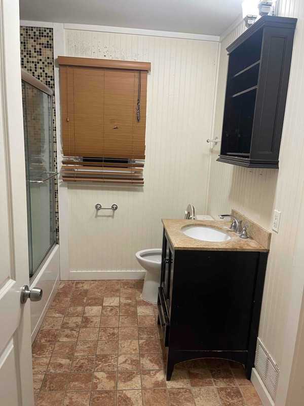 199 Main St #4 - Photo 3 of 13