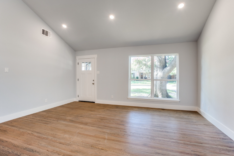6147 Ravendale Ln - Photo 3 of 20