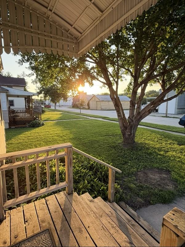 817 E Water St - Photo 2 of 12