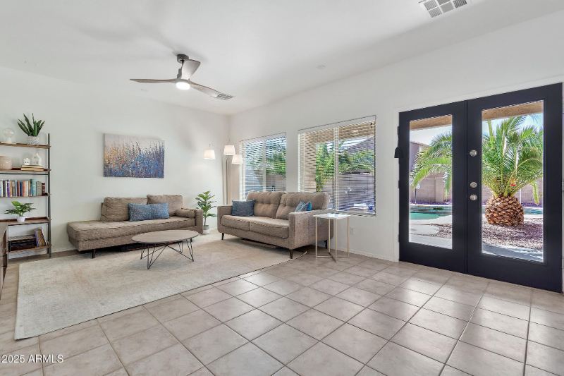 1231 E Canyon Trl - Photo 4 of 18