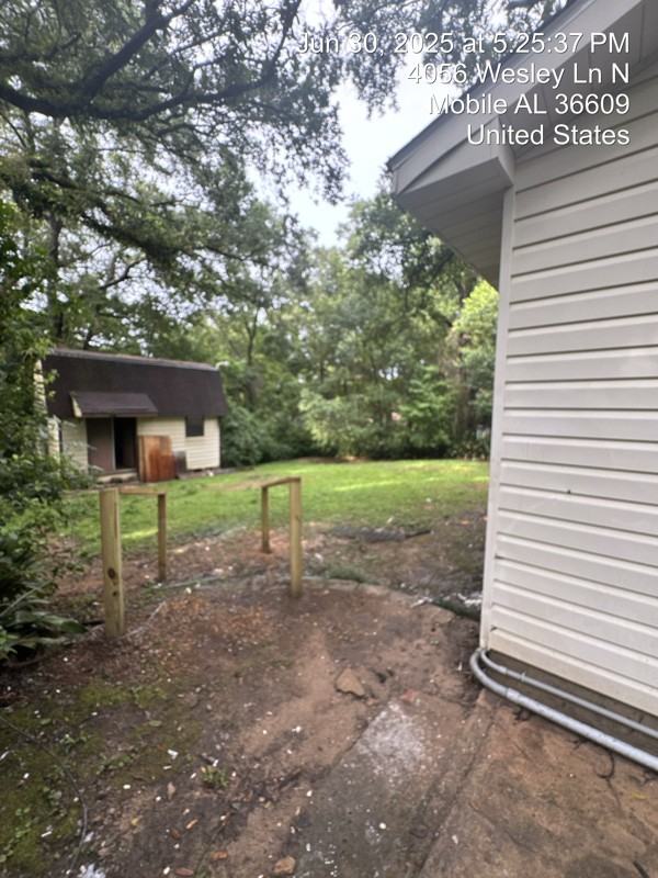 4056 Wesley Ln N - Photo 3 of 12