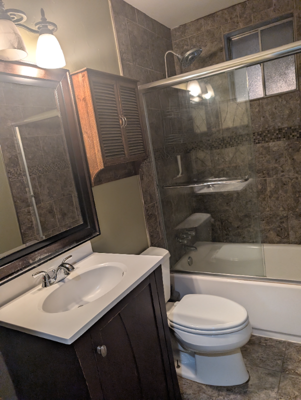 1230 Davis St - Photo 3 of 5