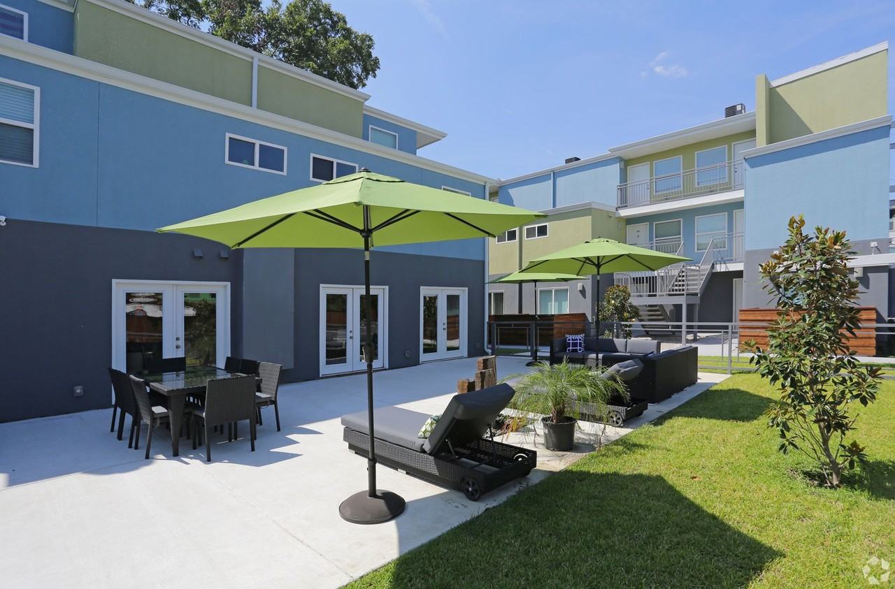 Nuvo Park Place - Photo 4 of 39