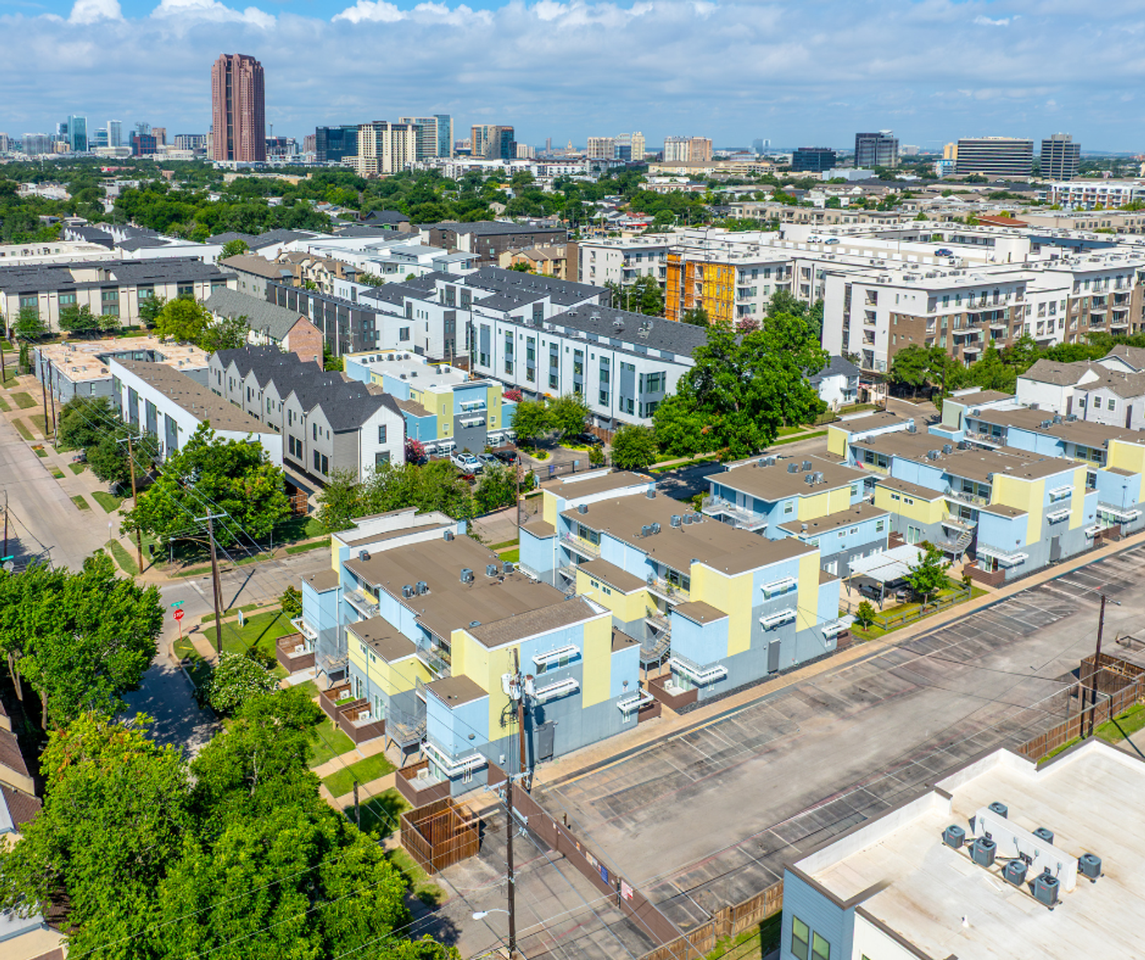 Nuvo Park Place - Photo 6 of 39