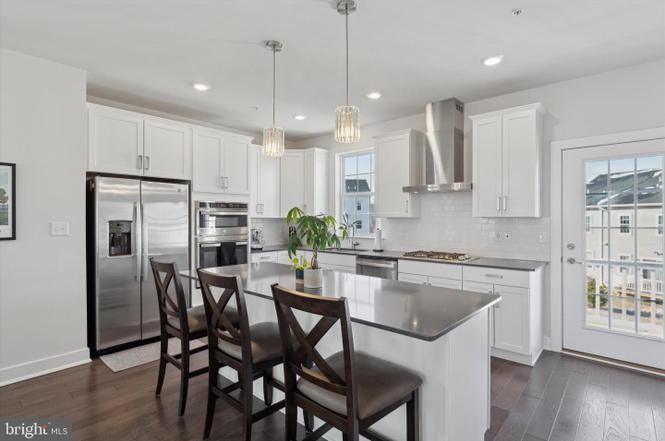 212 Red Leaf Ln #212 - Photo 3 of 14