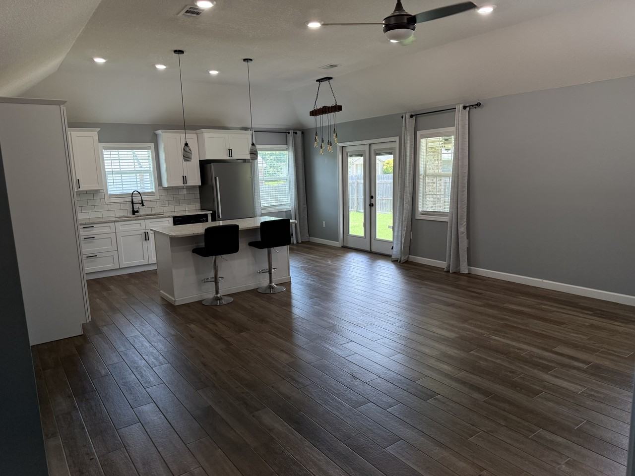 701 Troy Cv #NA - Photo 3 of 24