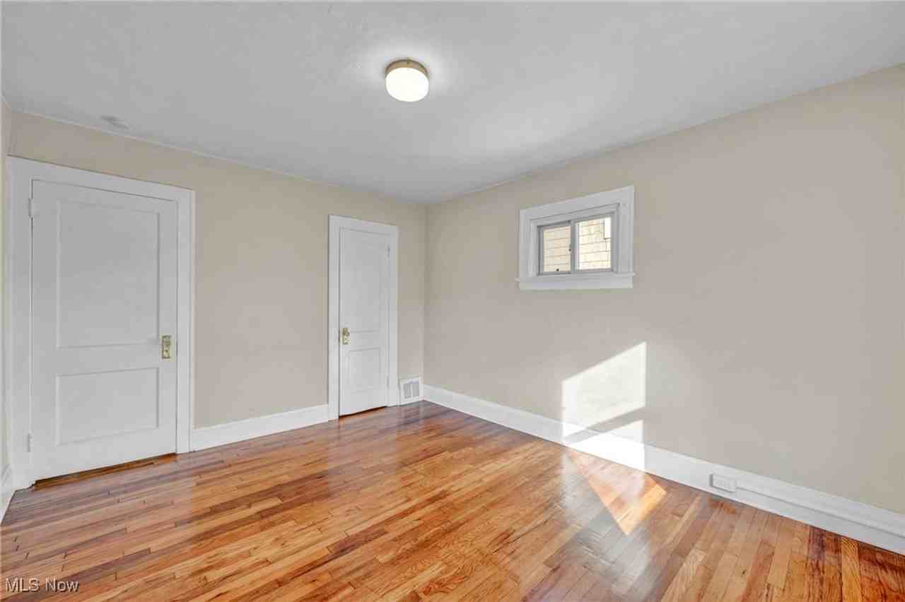 1058 Elbon Rd - Photo 5 of 14