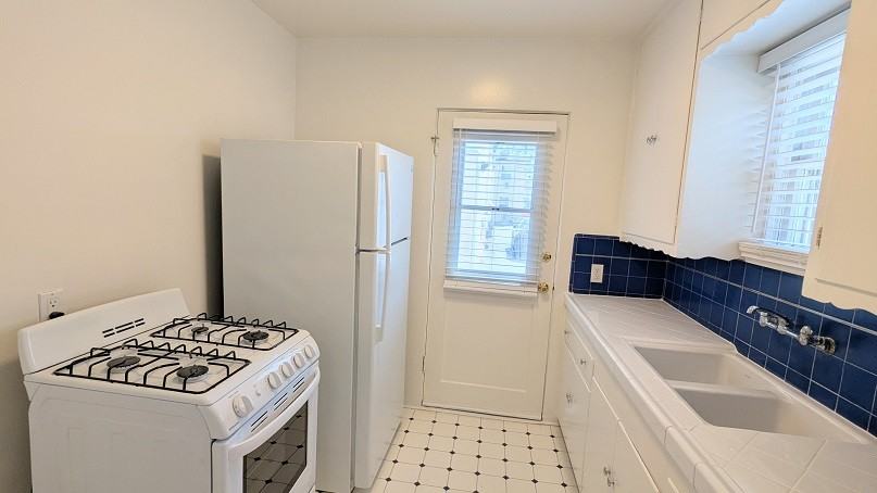 141 North Kenwood Street #D - Photo 2 of 29