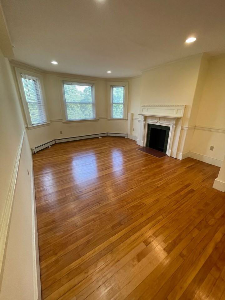 457 Centre St - Photo 2 of 16