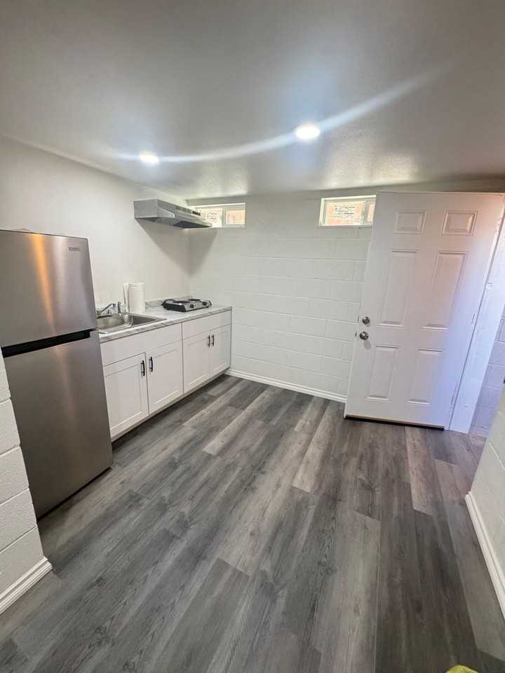 9719 Priscilla St #B - Photo 2 of 12