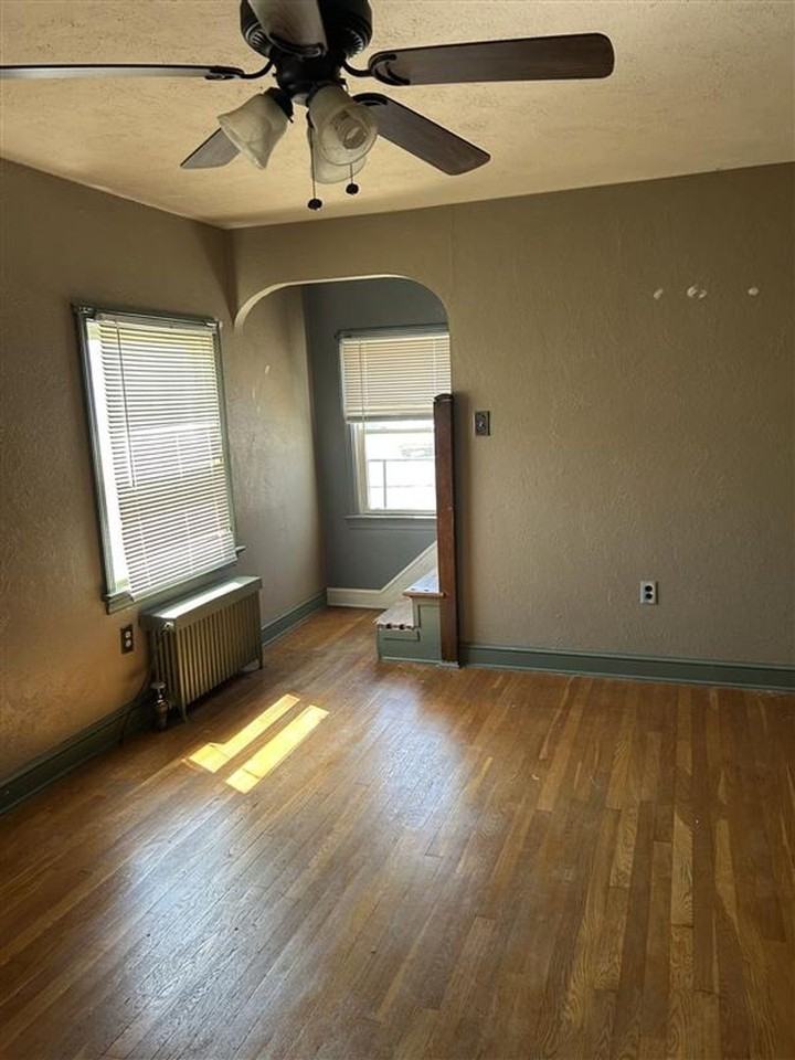 200 N Sumner St - Photo 3 of 3