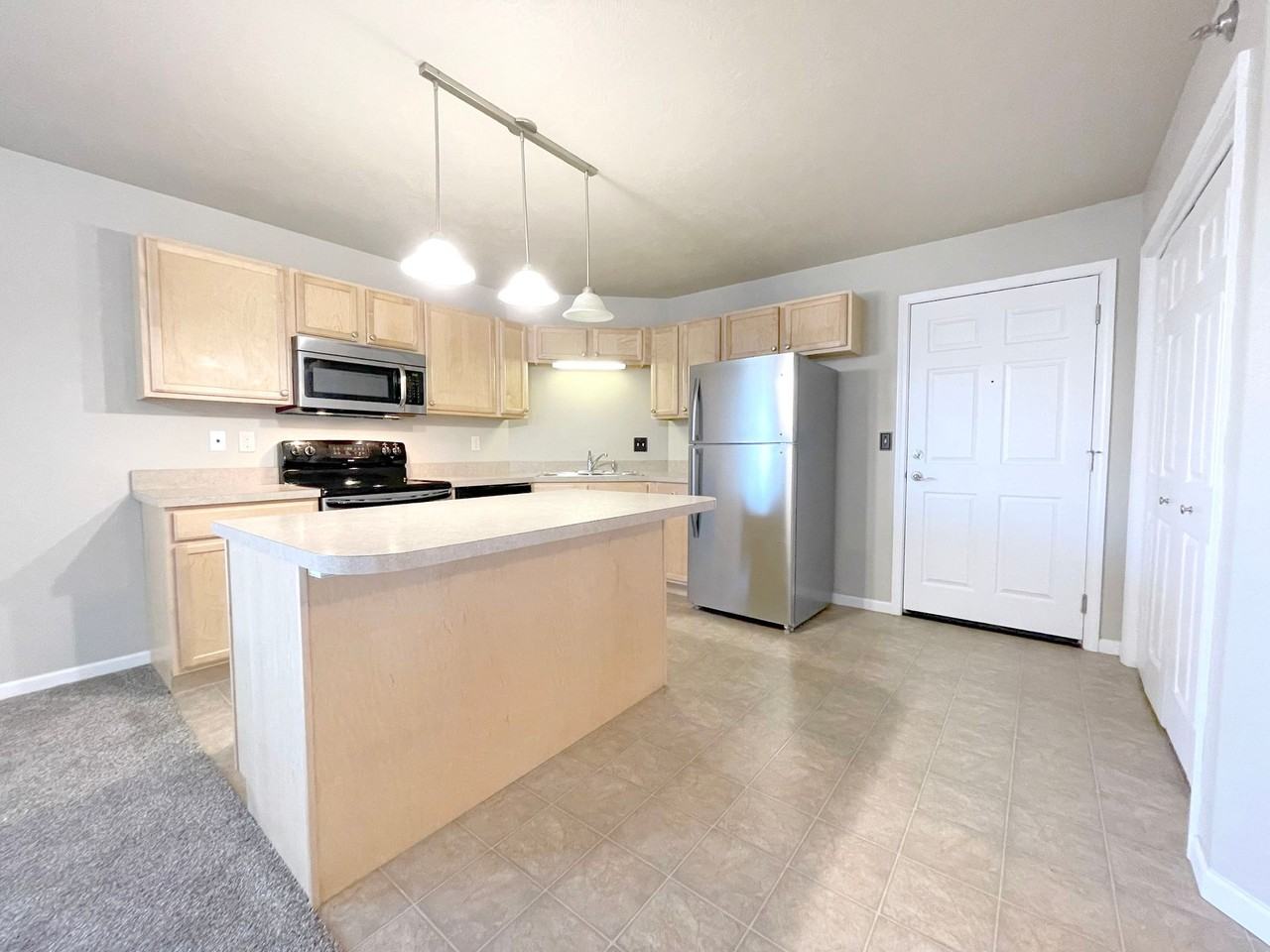 Green Square Apartments - Photo 3 of 10