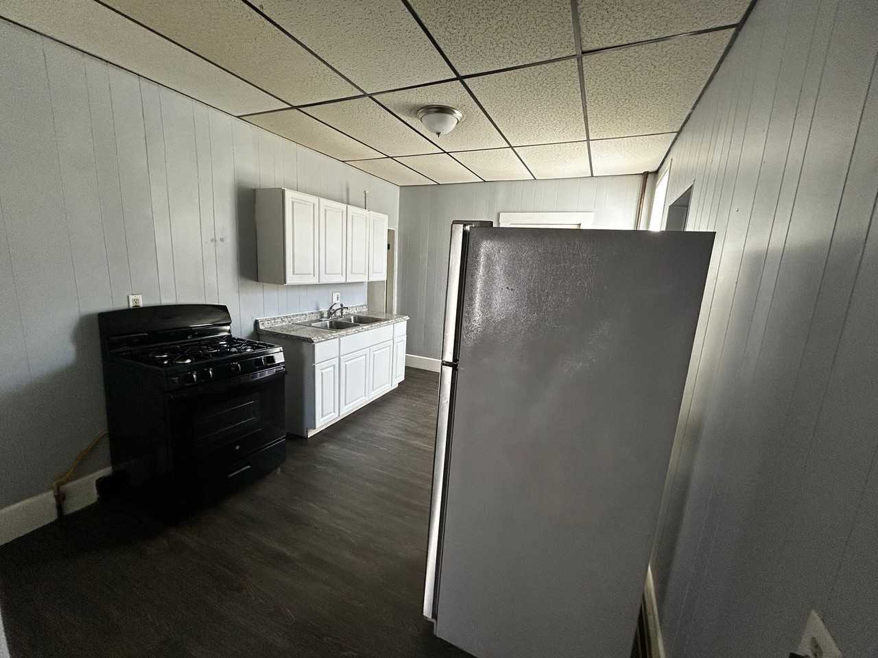 323 Dubuque St & 142 - Photo 4 of 39
