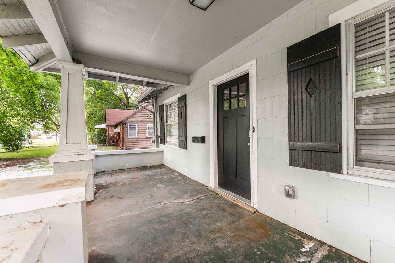 1548 S Campbell Ave - Photo 3 of 23