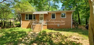 featured image of 2209 Ne 25th St