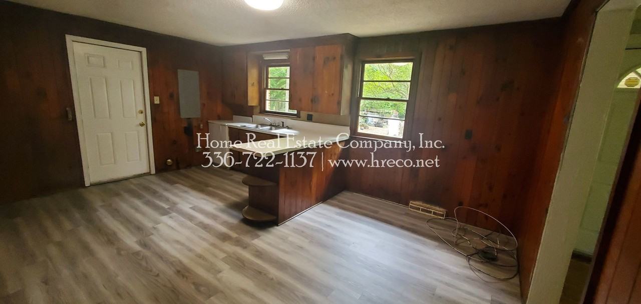 2209 Ne 25th St - Photo 7 of 9