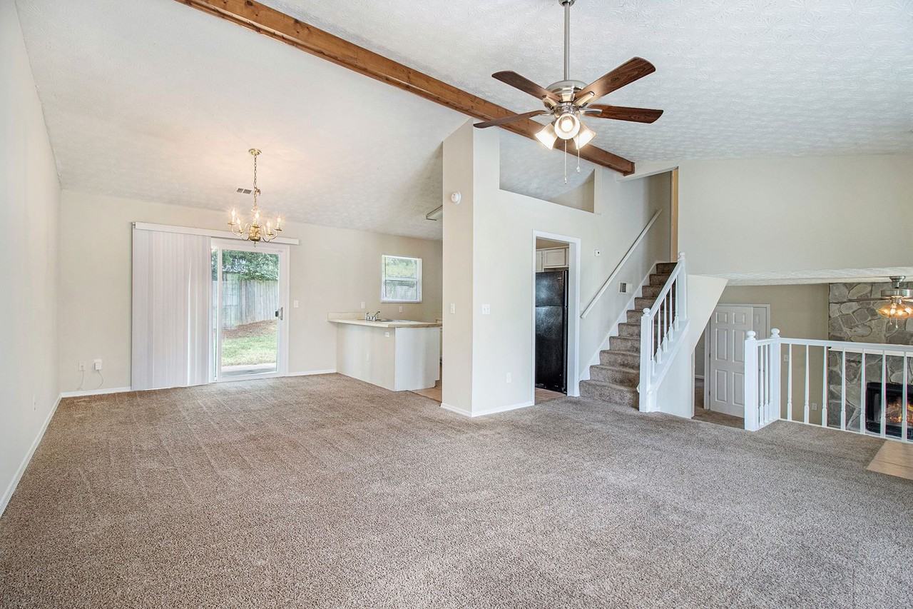 6444 Eastbriar Dr - Photo 3 of 17