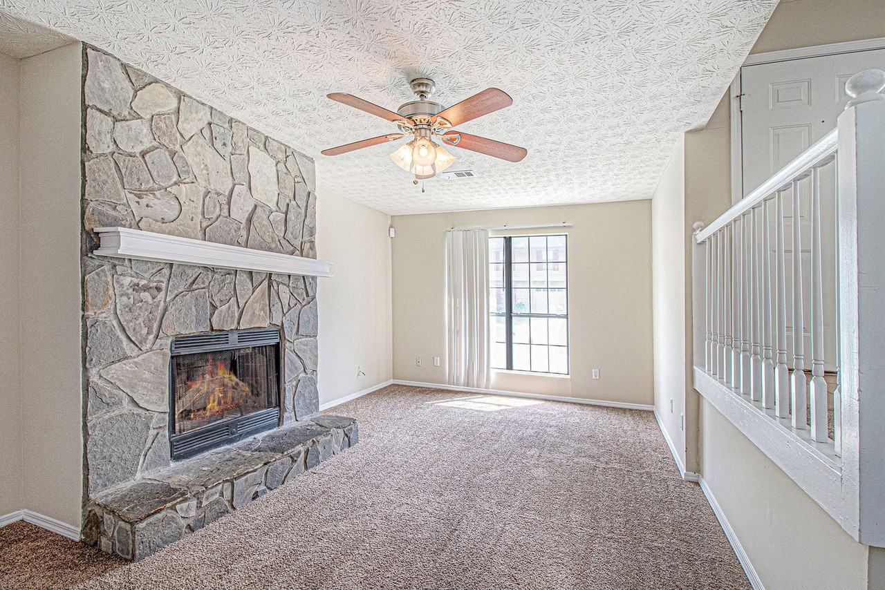 6444 Eastbriar Dr - Photo 6 of 17
