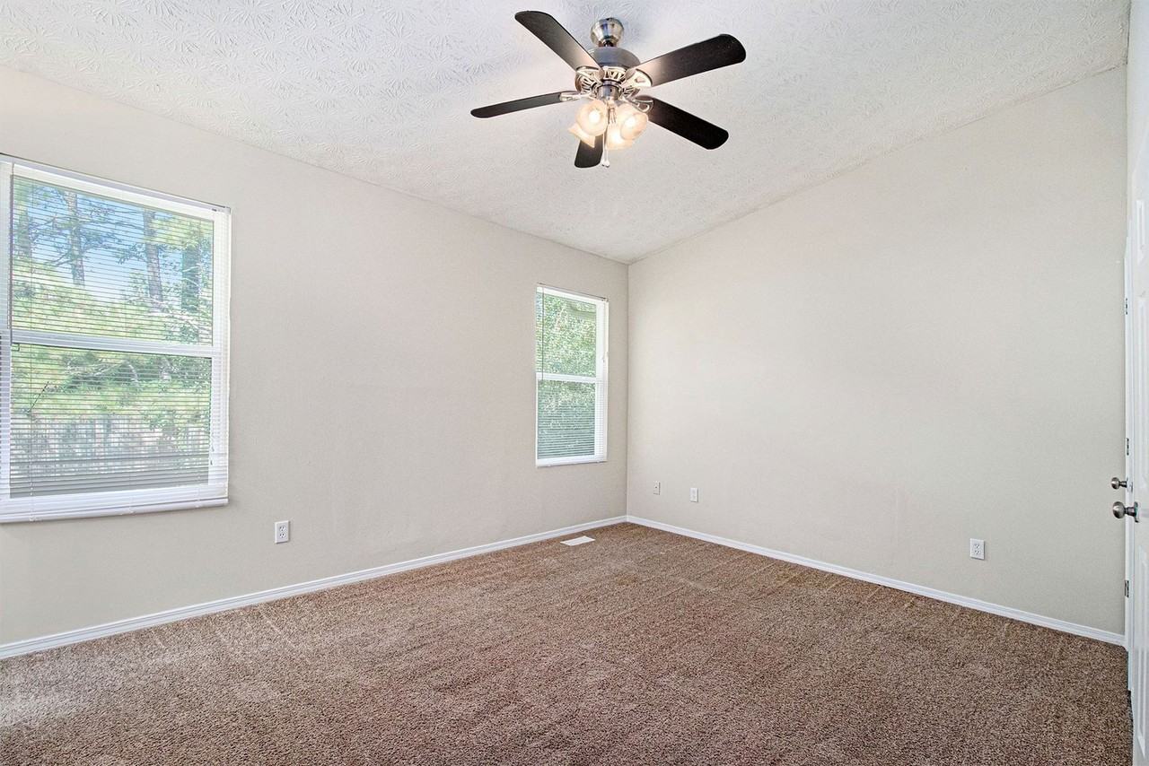 6444 Eastbriar Dr - Photo 7 of 17