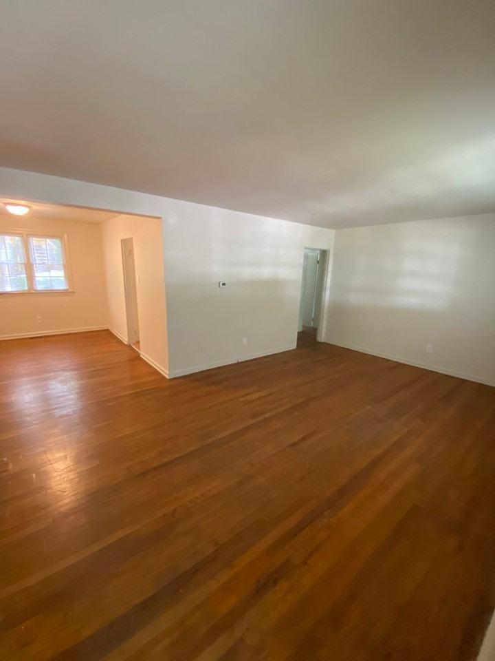 1092 Nichols Drive - Photo 2 of 7