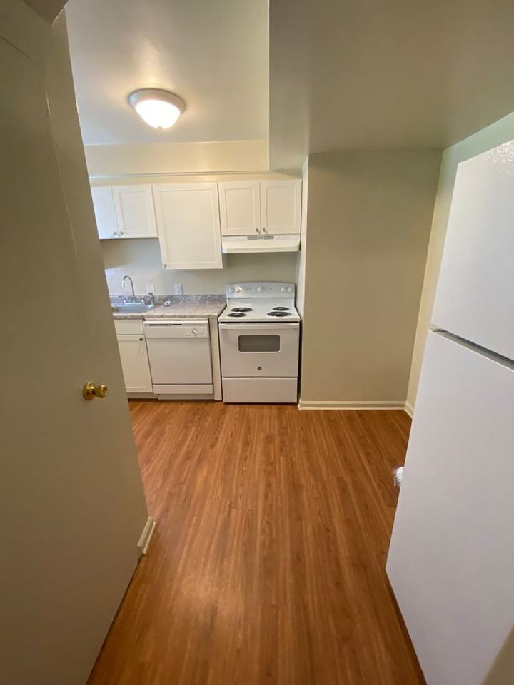 1092 Nichols Drive - Photo 3 of 7