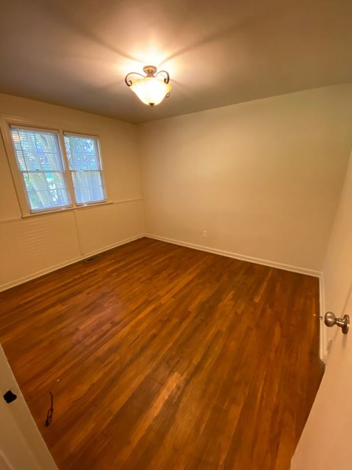 1092 Nichols Drive - Photo 5 of 7