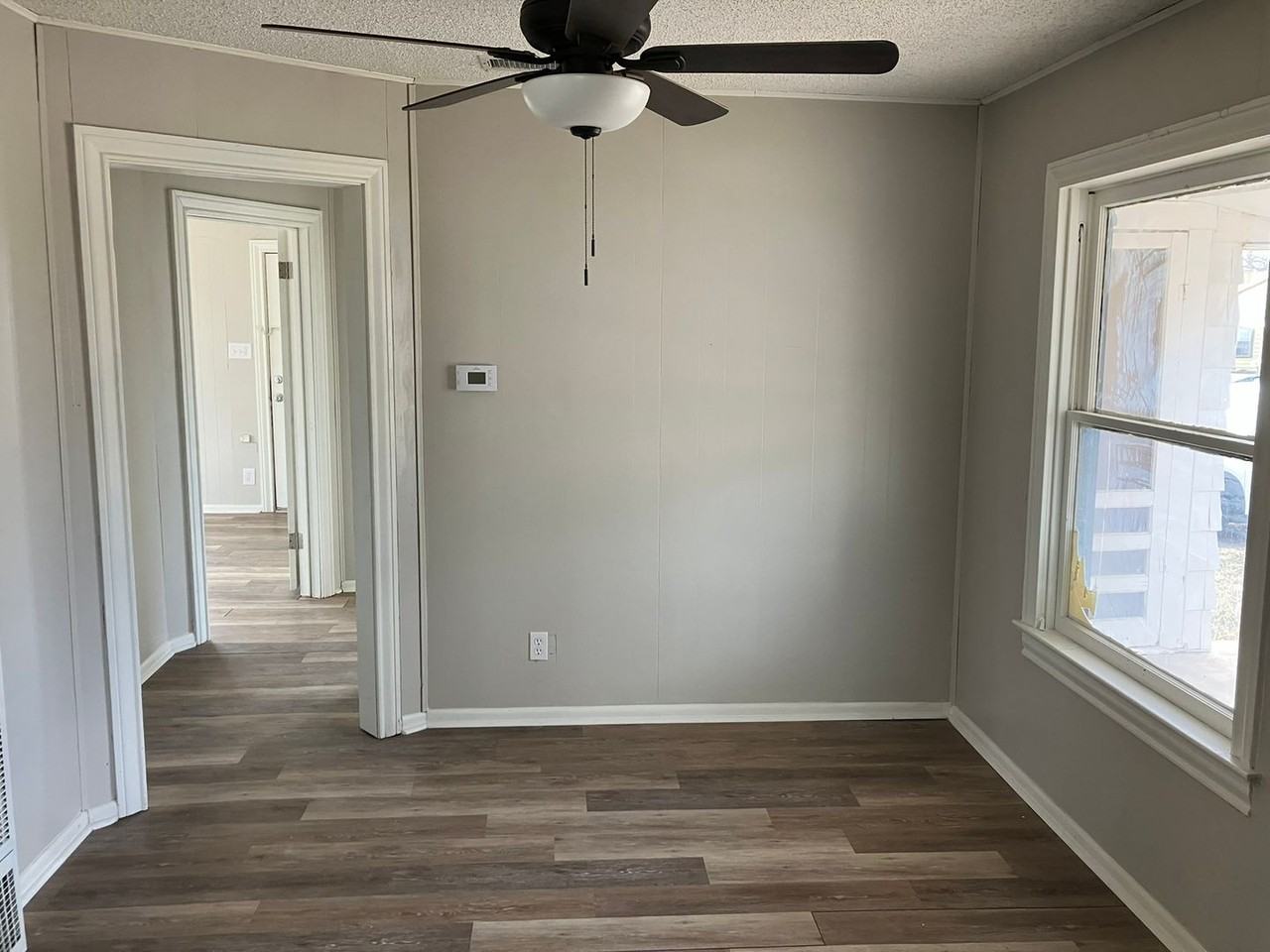 1125 Marshall St - Photo 3 of 8