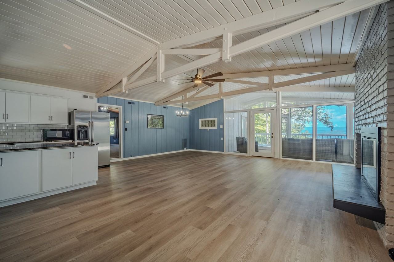 1253 Mimosa Dr - Photo 2 of 49