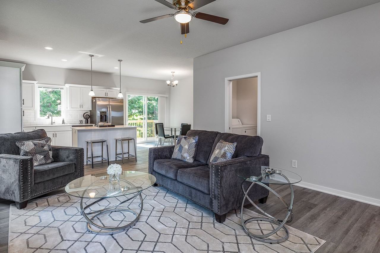 4732 167th St - Photo 6 of 27