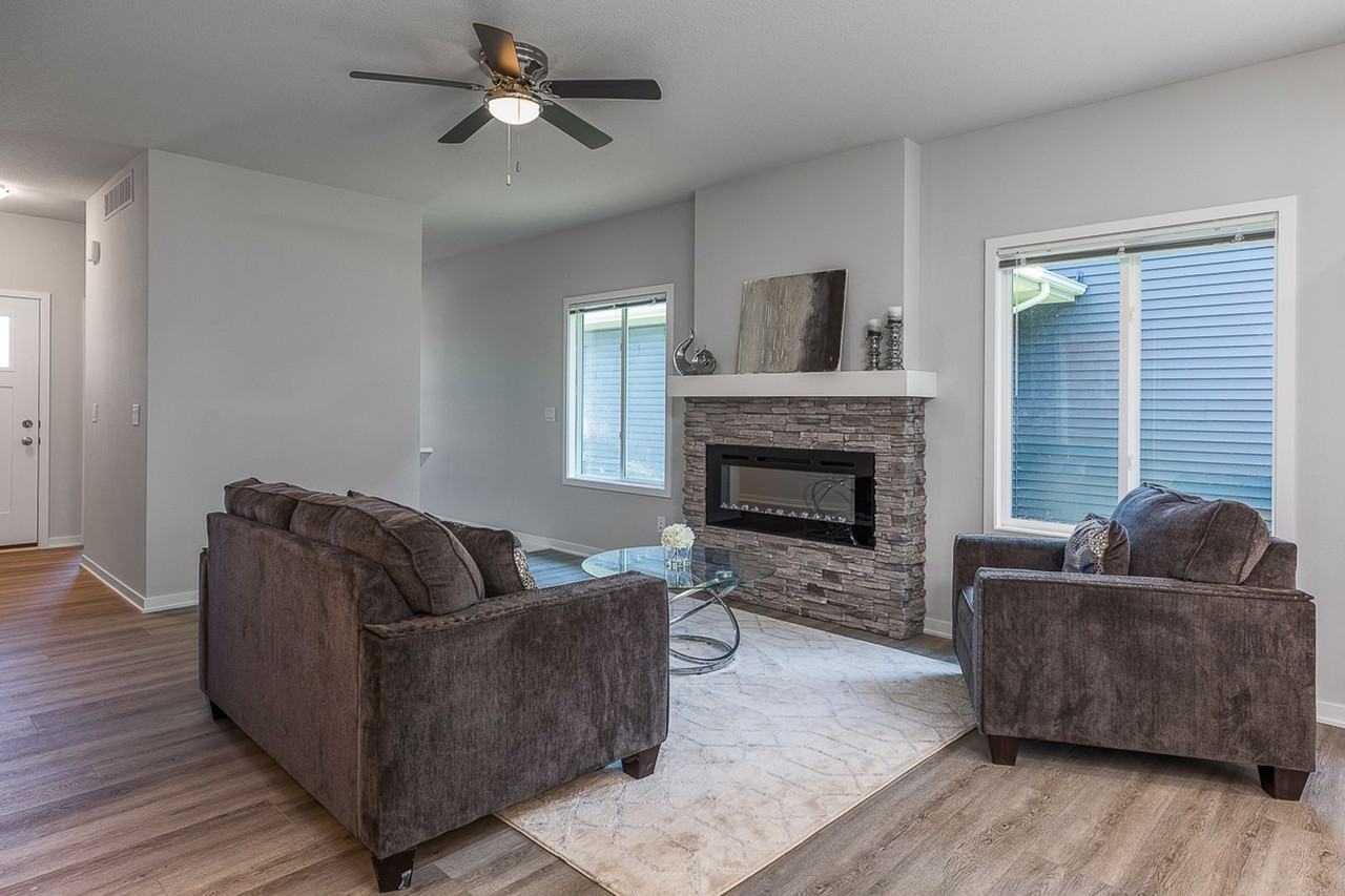 4732 167th St - Photo 7 of 27