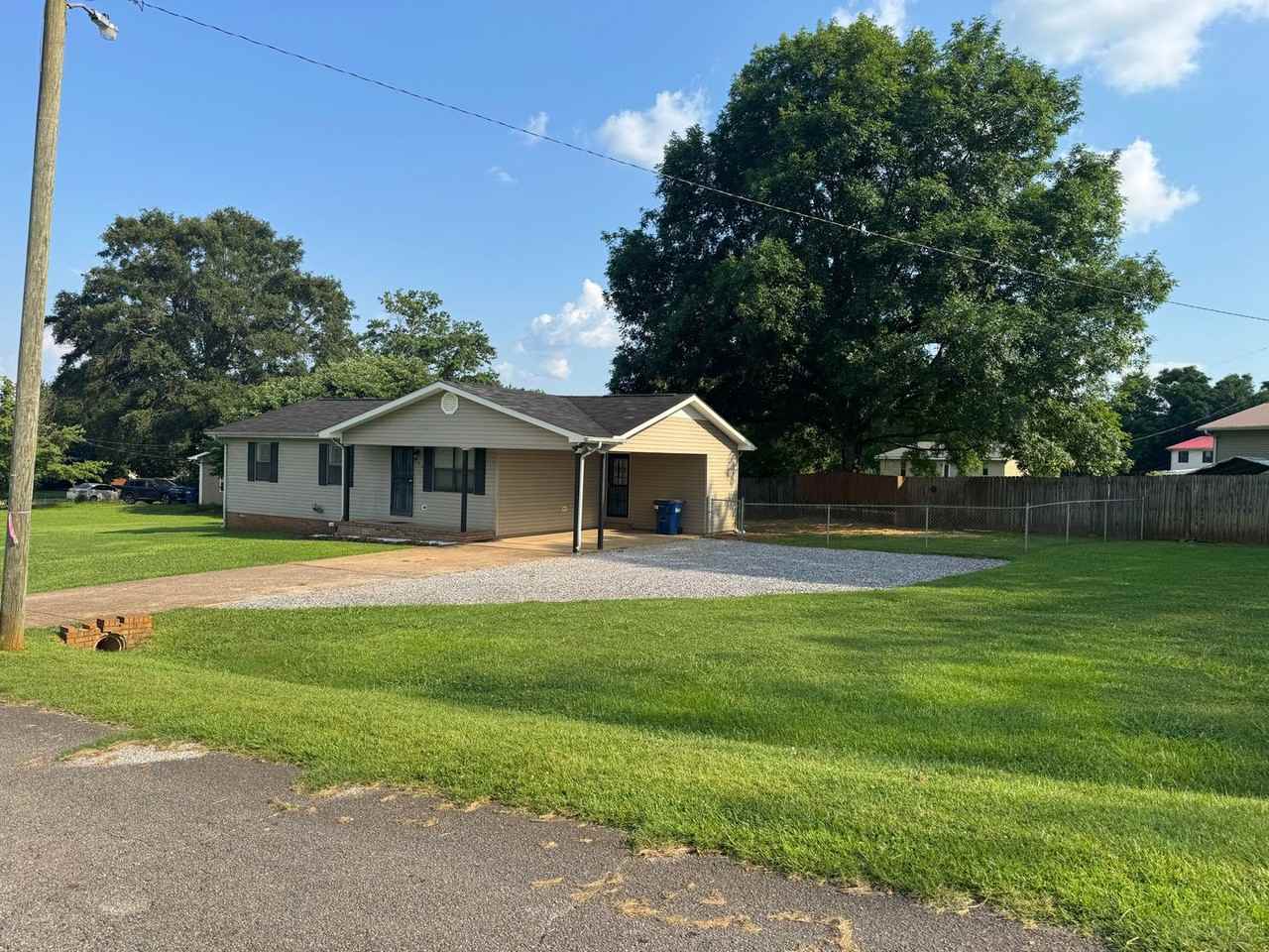 463 Shurbutt Cir - Photo 3 of 18