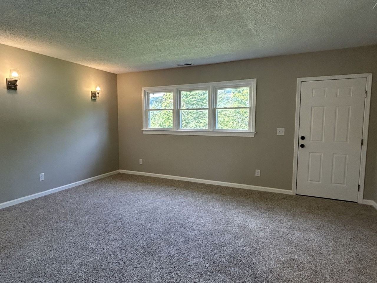 3992 Dug Hill Rd - Photo 2 of 14