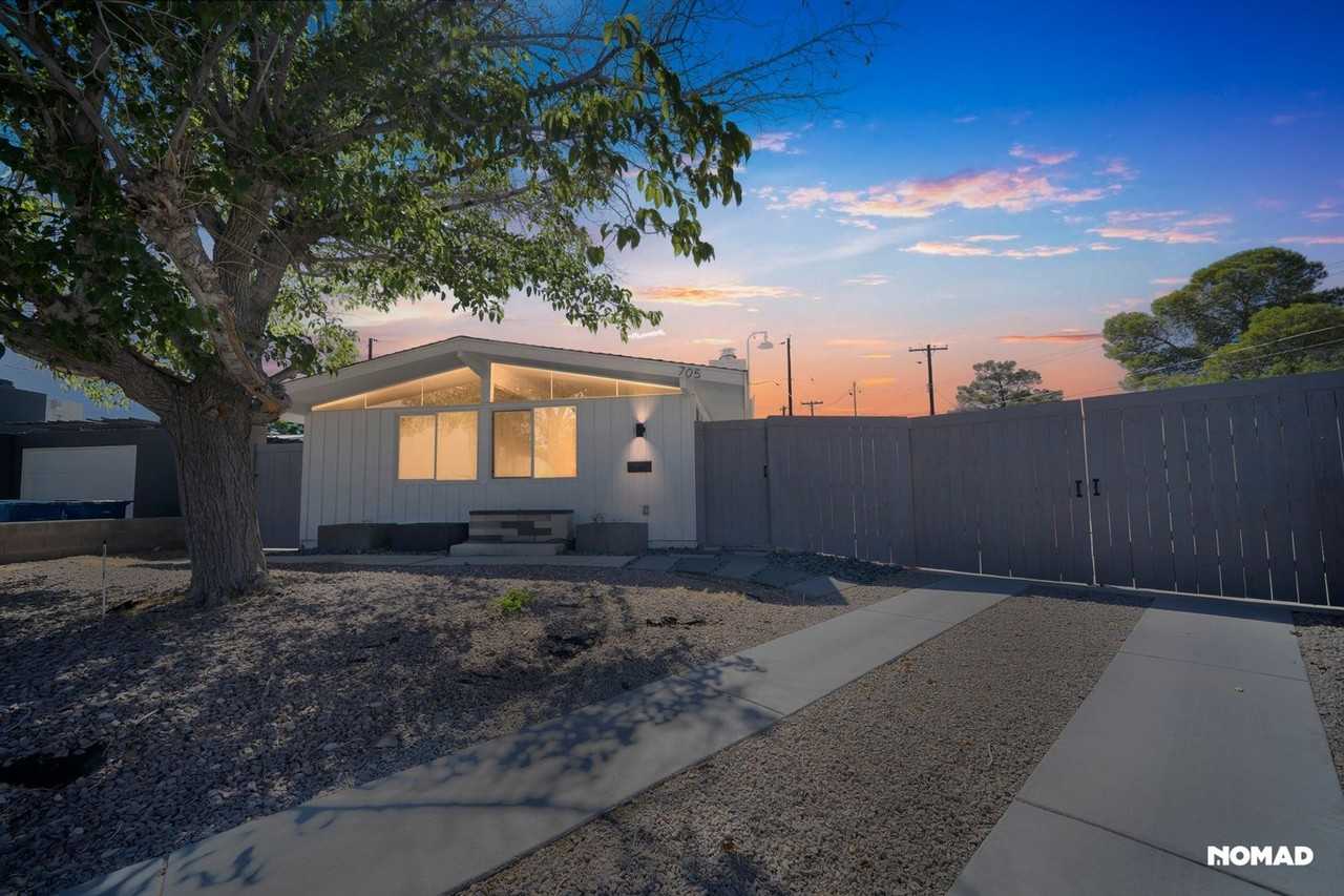 705 Osprey Cir - Photo 3 of 33