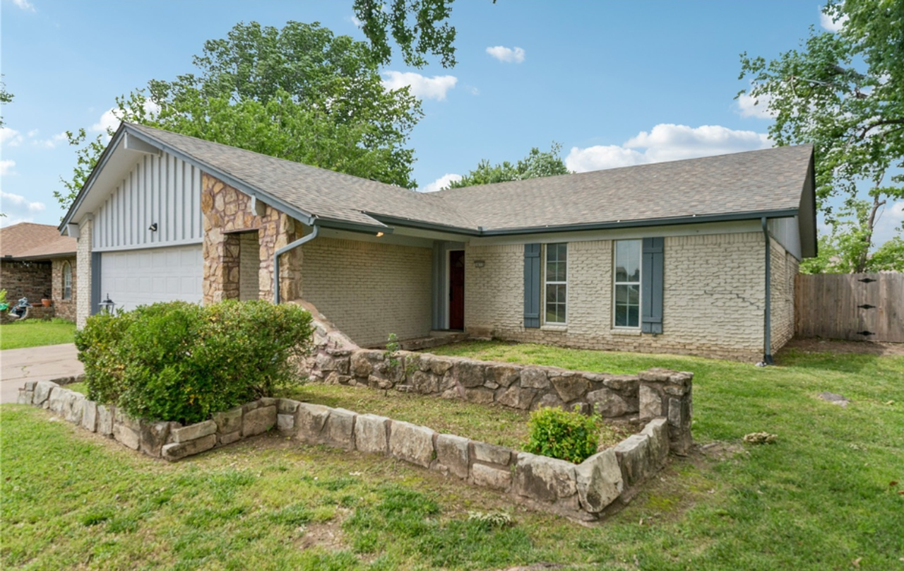 10715 E 29th St - Photo 2 of 17