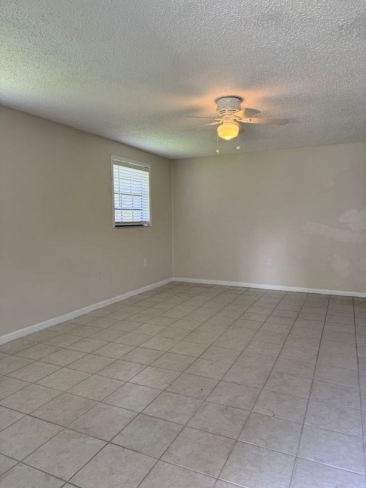 2907 W Tyson Ave - Photo 3 of 13
