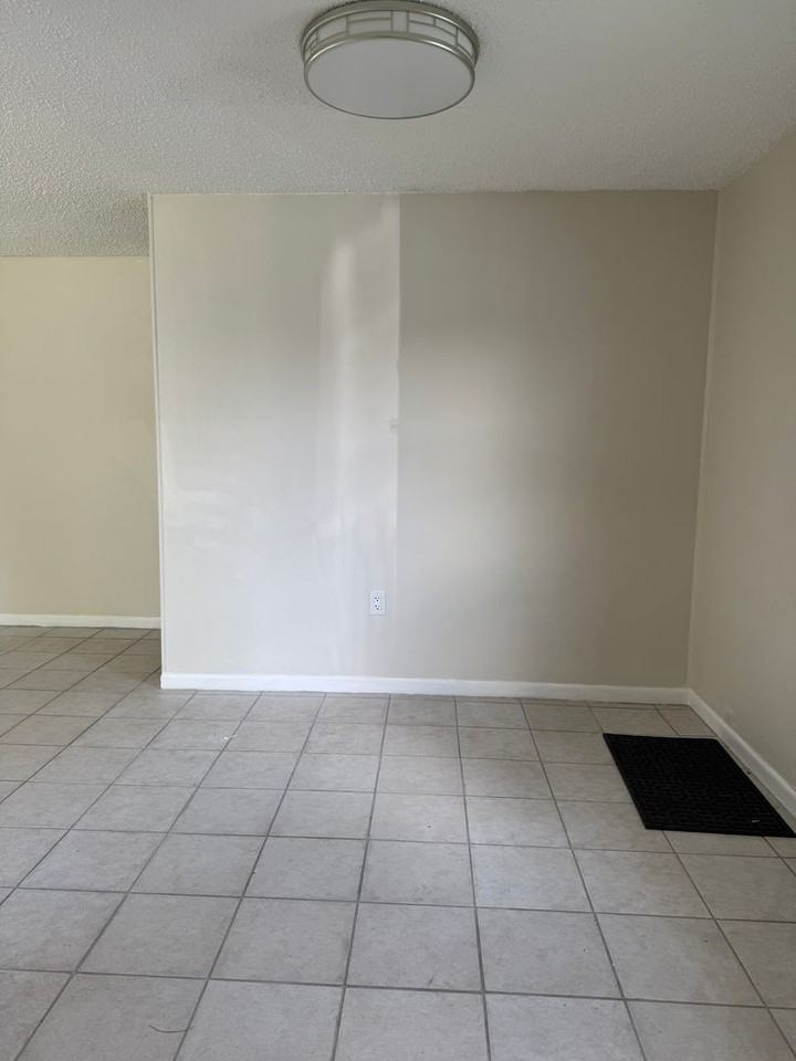 2907 W Tyson Ave - Photo 4 of 13