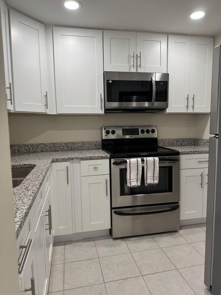 2907 W Tyson Ave - Photo 5 of 13
