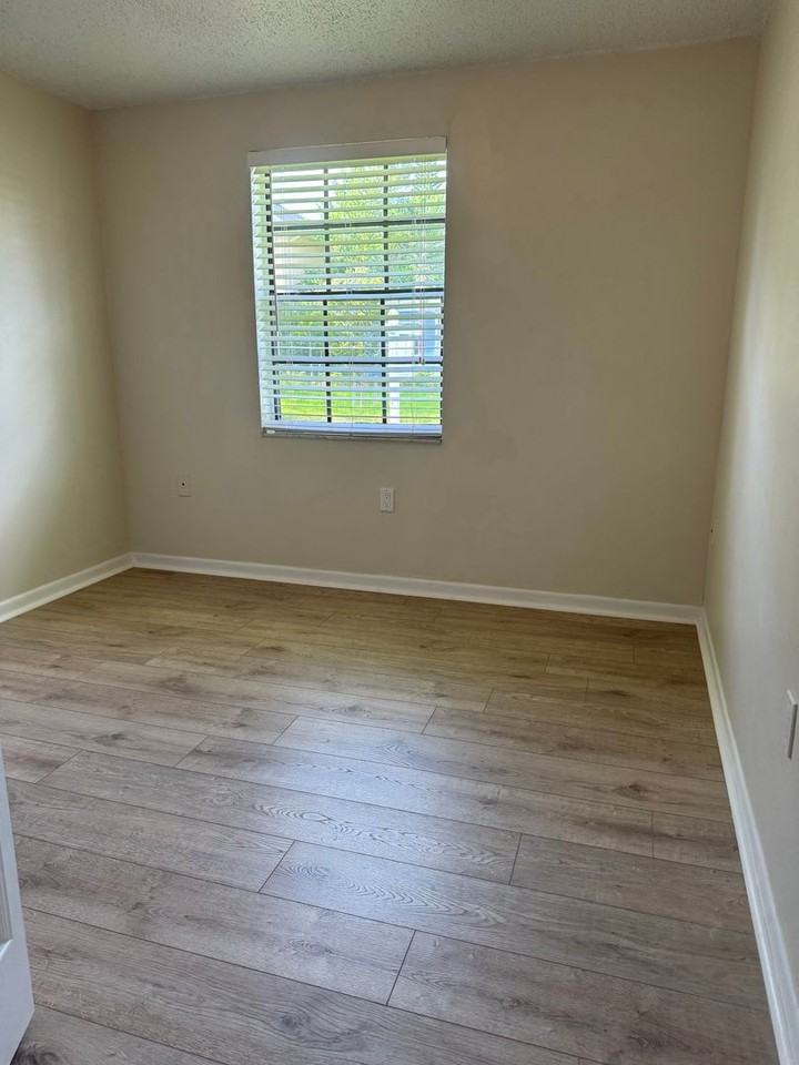2907 W Tyson Ave - Photo 6 of 13