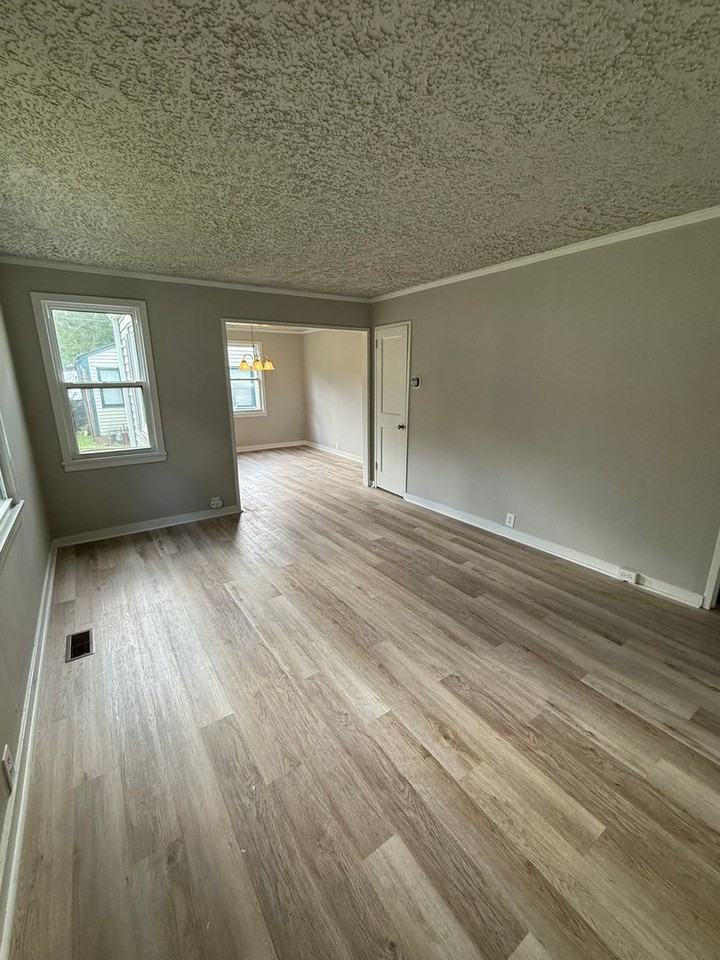 480 Clover St - Photo 7 of 25