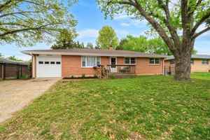 featured image of 1416 University Dr