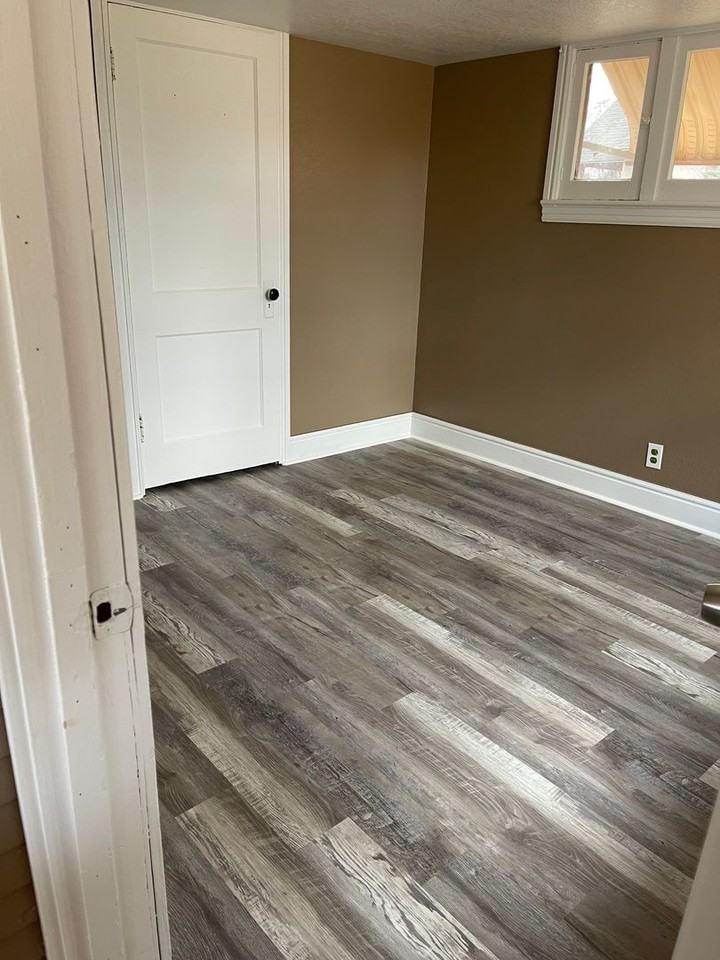 622 W 3rd St - Photo 2 of 17