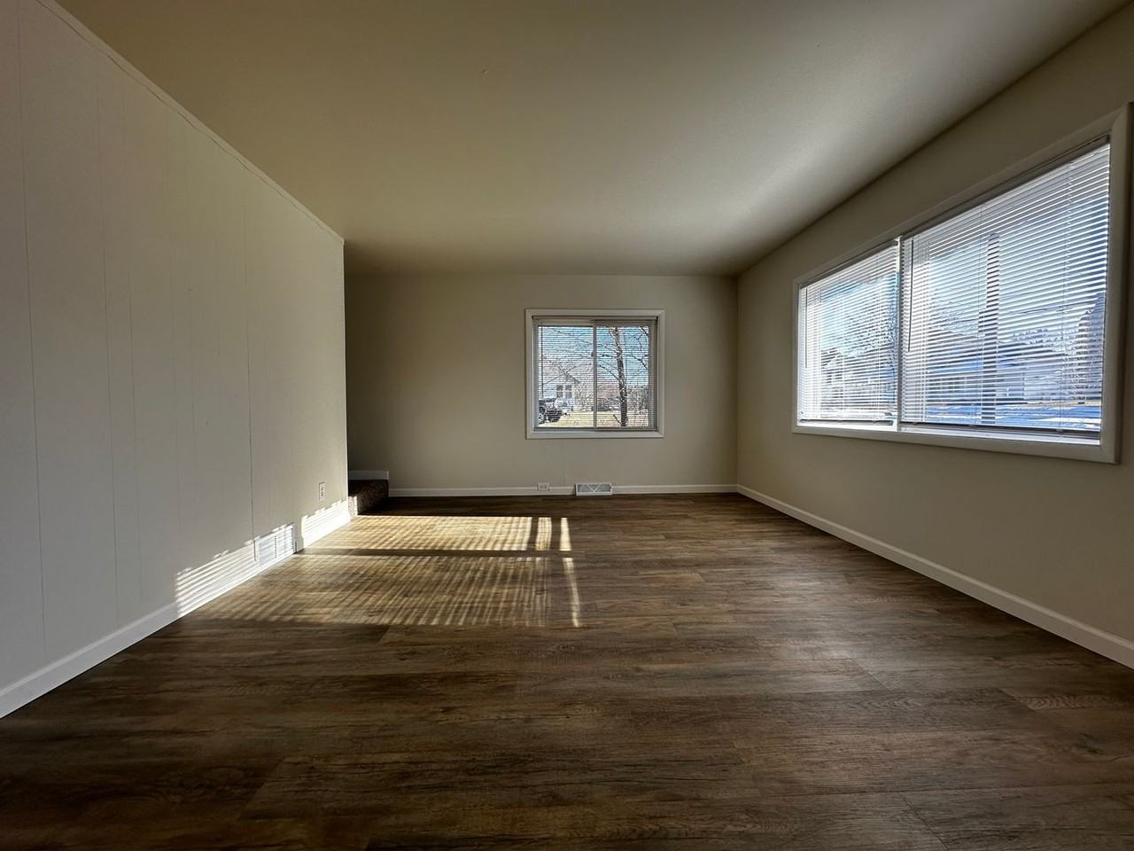 96 Waupaca St - Photo 3 of 31