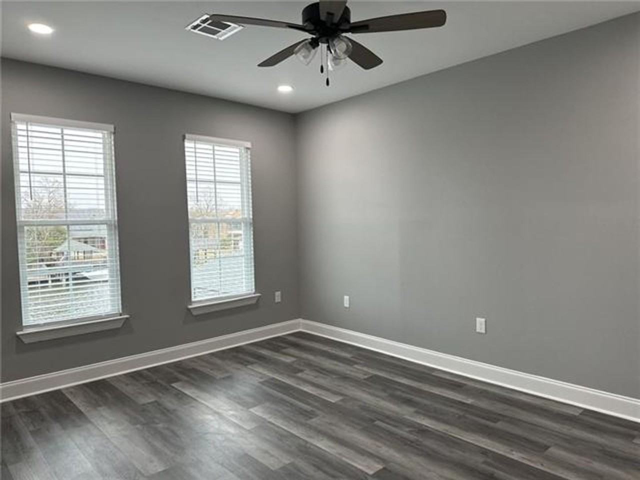 142 Lakeview Dr - Photo 7 of 18
