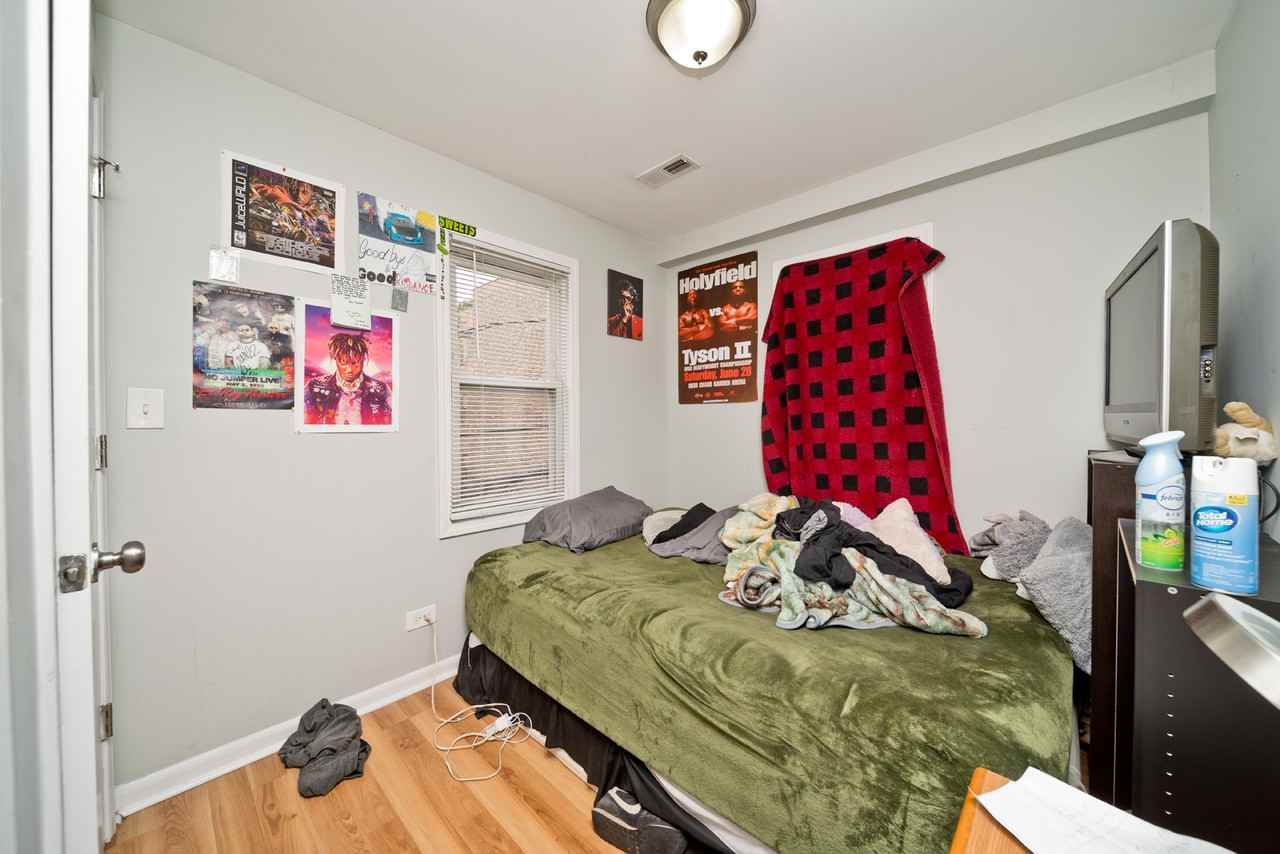 1431 W Flournoy St #2R - Photo 7 of 10