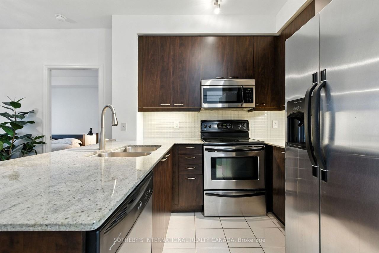 500 Saint Clair Avenue West #502 - Photo 2 of 21