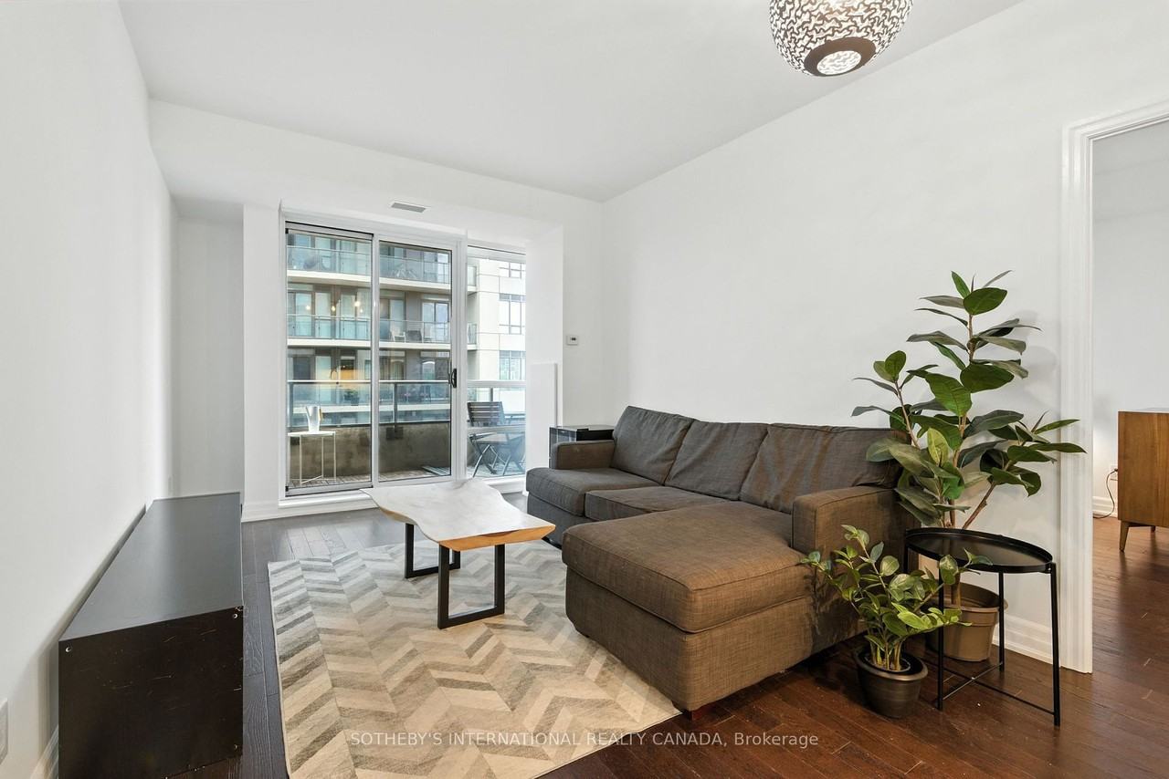 500 Saint Clair Avenue West #502 - Photo 3 of 21