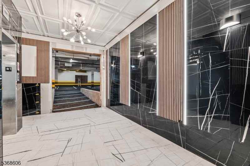 180 Carroll St - Photo 6 of 23