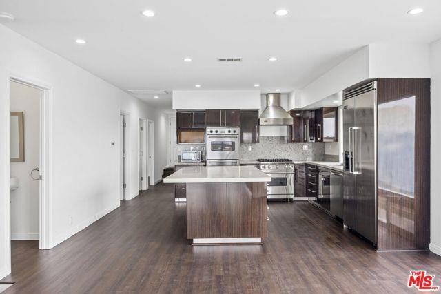 350 Chautauqua Blvd - Photo 3 of 8